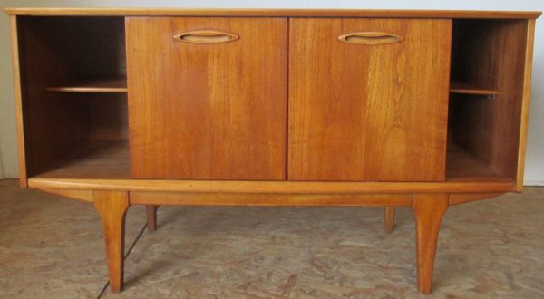 Smallest Jentiques sideboard 351 - Image 8