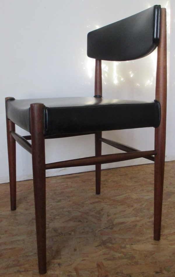 4 teak chairs 934 - Image 15