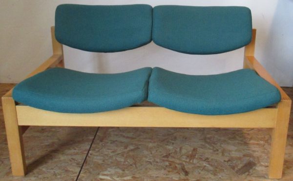 Small sofa 942