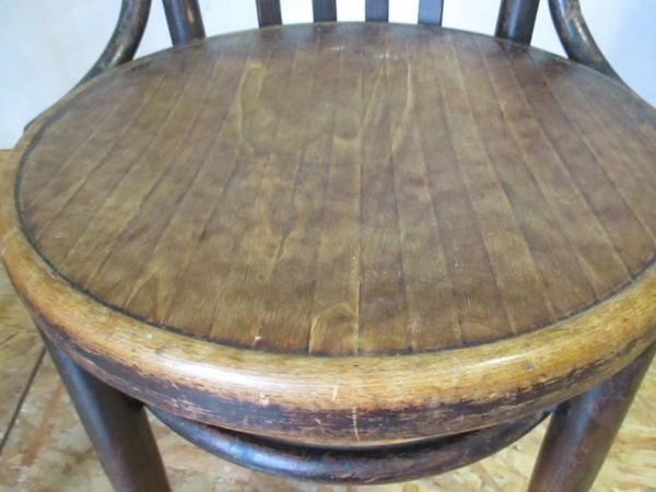 Pair of bent-wood armchairs 946 - Image 3