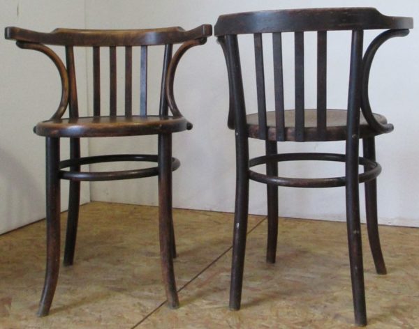 Pair of bent-wood armchairs 946 - Image 4