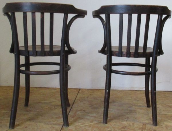 Pair of bent-wood armchairs 946 - Image 7