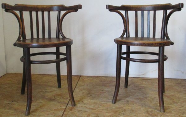 Pair of bent-wood armchairs 946 - Image 8