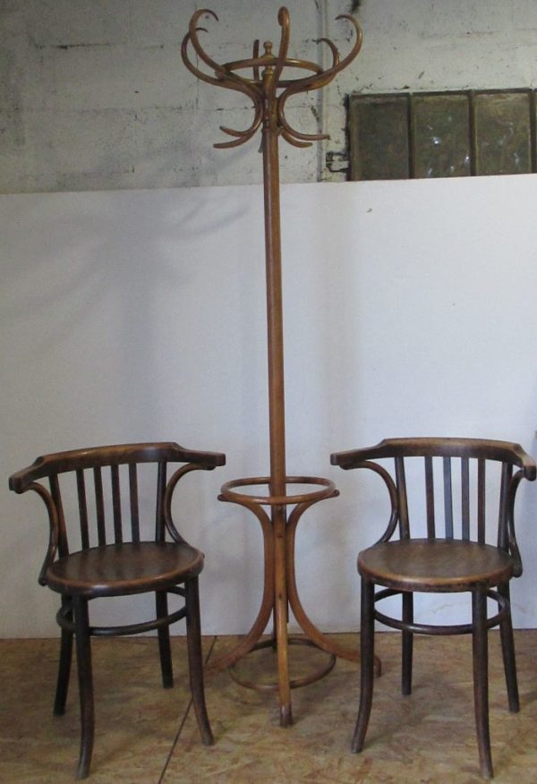 Pair of bent-wood armchairs 946 - Image 11
