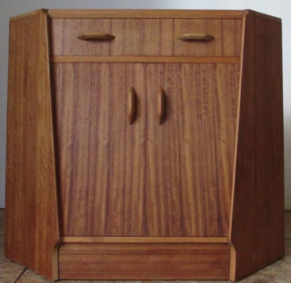 Cupboard corner 352 - Image 2