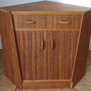 Cupboard corner 352