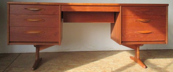 Bureau en teck Austin Suite 710